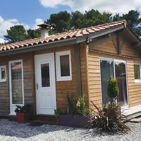 Maison & Piscine Prives,plages Ocean Et A 10 Kms Holiday home